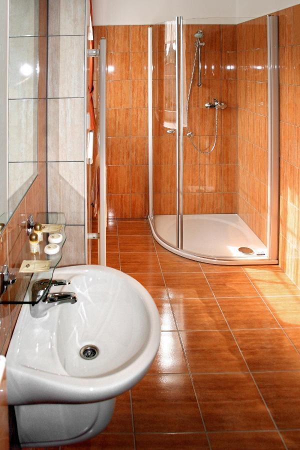 Wellness Hotel Hukvaldy Polopenze A Wellness V Cene Příbor Esterno foto