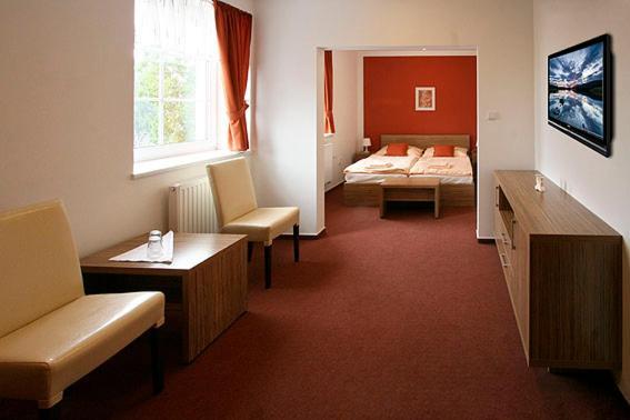 Wellness Hotel Hukvaldy Polopenze A Wellness V Cene Příbor Esterno foto