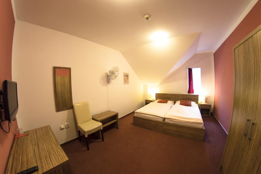 Wellness Hotel Hukvaldy Polopenze A Wellness V Cene Příbor Esterno foto