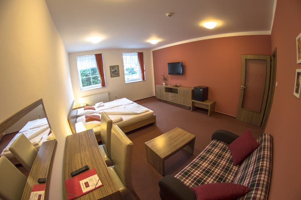 Wellness Hotel Hukvaldy Polopenze A Wellness V Cene Příbor Esterno foto