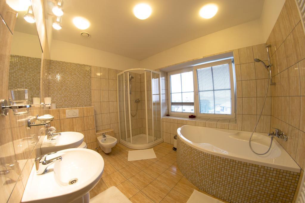 Wellness Hotel Hukvaldy Polopenze A Wellness V Cene Příbor Esterno foto