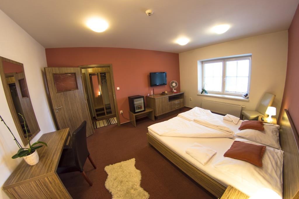 Wellness Hotel Hukvaldy Polopenze A Wellness V Cene Příbor Esterno foto