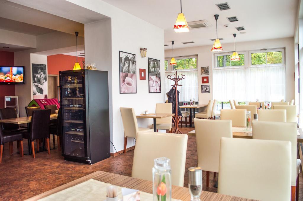 Wellness Hotel Hukvaldy Polopenze A Wellness V Cene Příbor Esterno foto