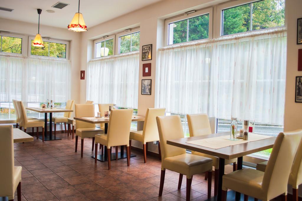 Wellness Hotel Hukvaldy Polopenze A Wellness V Cene Příbor Esterno foto